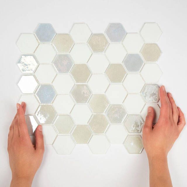 The Mosaic Factory Valencia mozaïektegel 4.3x4.9x0.5cm hexagon voor wand en vloer en voor binnen en buiten vorstbestendig glans en mat wit VAL100